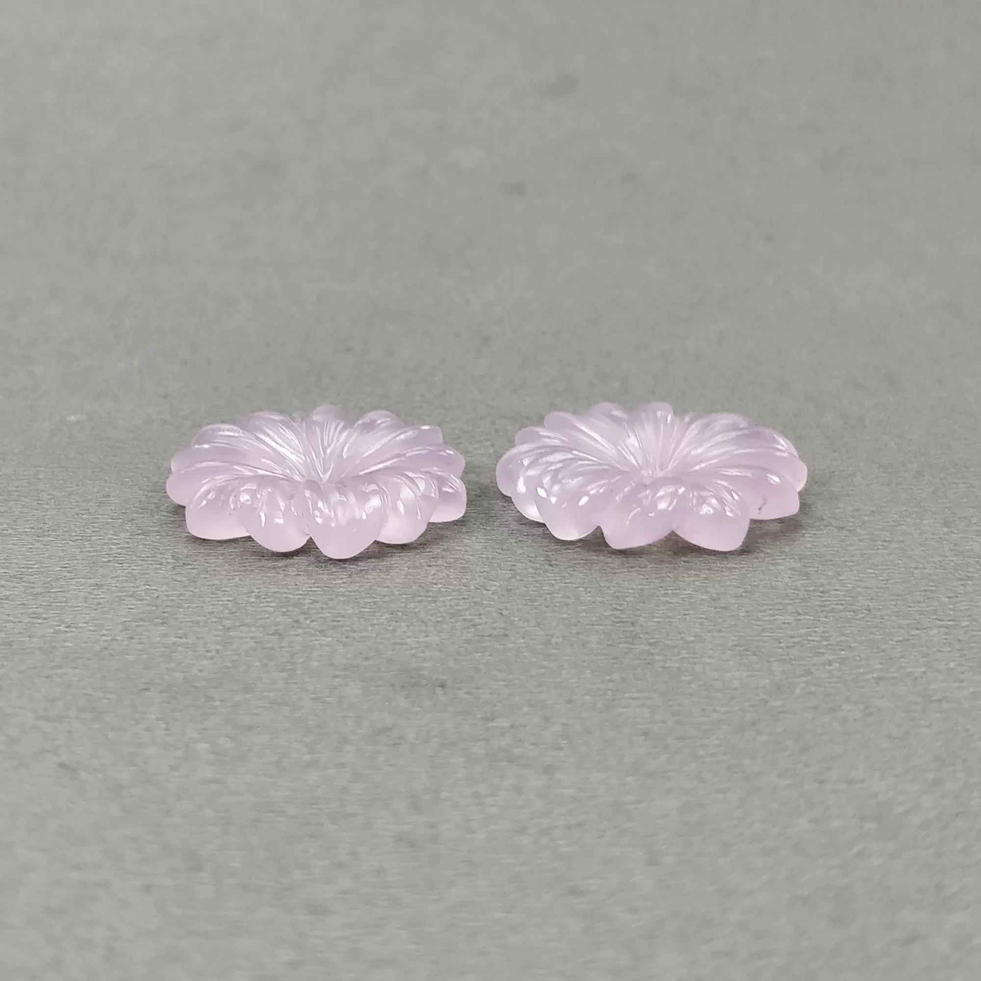 Chalcedony Gemstone Carving : 34.55cts Natural Untreated Pink Chalcedony Hand Carved Flower 24mm pair