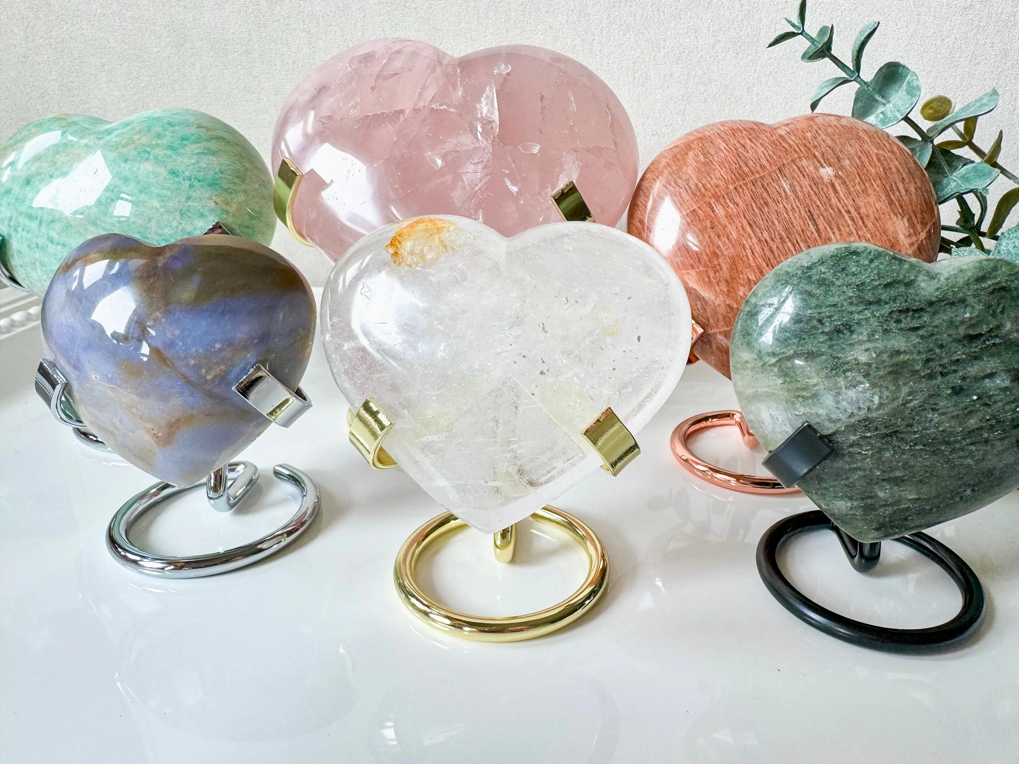 Metal Crystal Heart Stand