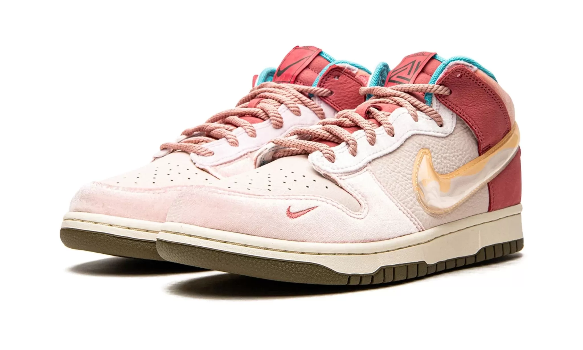 NIKE DUNK LOW SOCIAL STATUS STRAWBERRY MILK