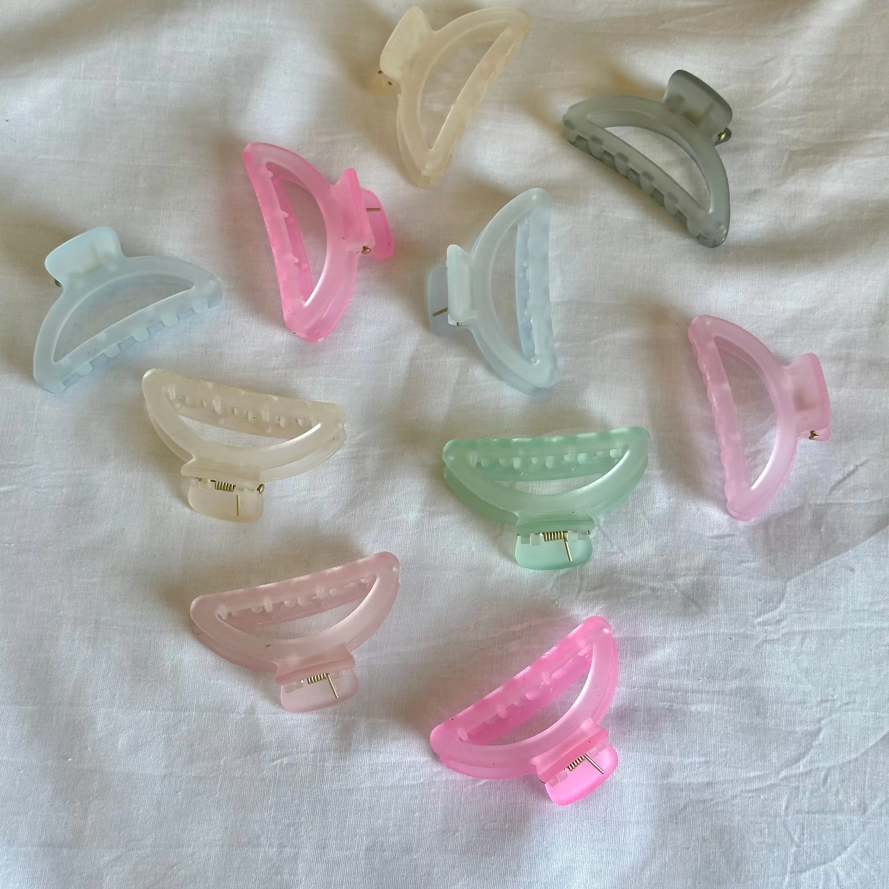 Pastel Claw Hair Clip