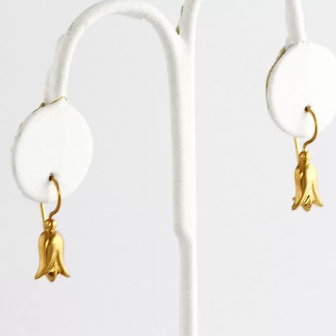 Queen's Nectar Lily Gold Earrings