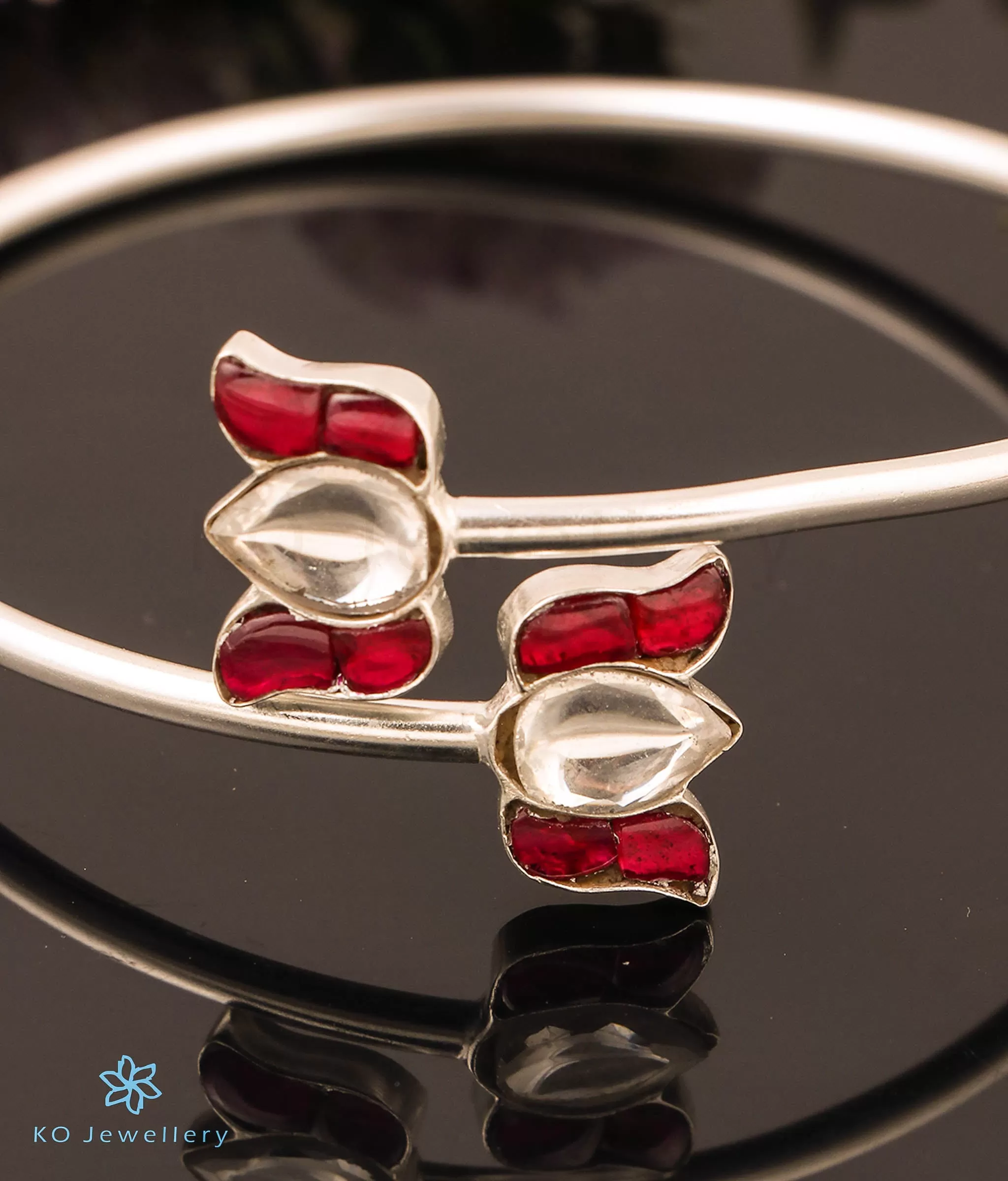 The Moha Silver Flexible Bracelet (Red)