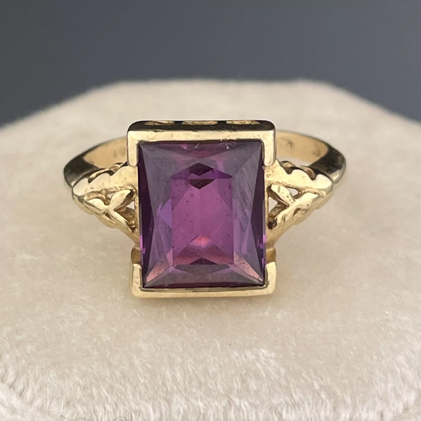 Vintage Art Deco 10K Gold Emerald Cut Amethyst Ring, Sz 4 1/4