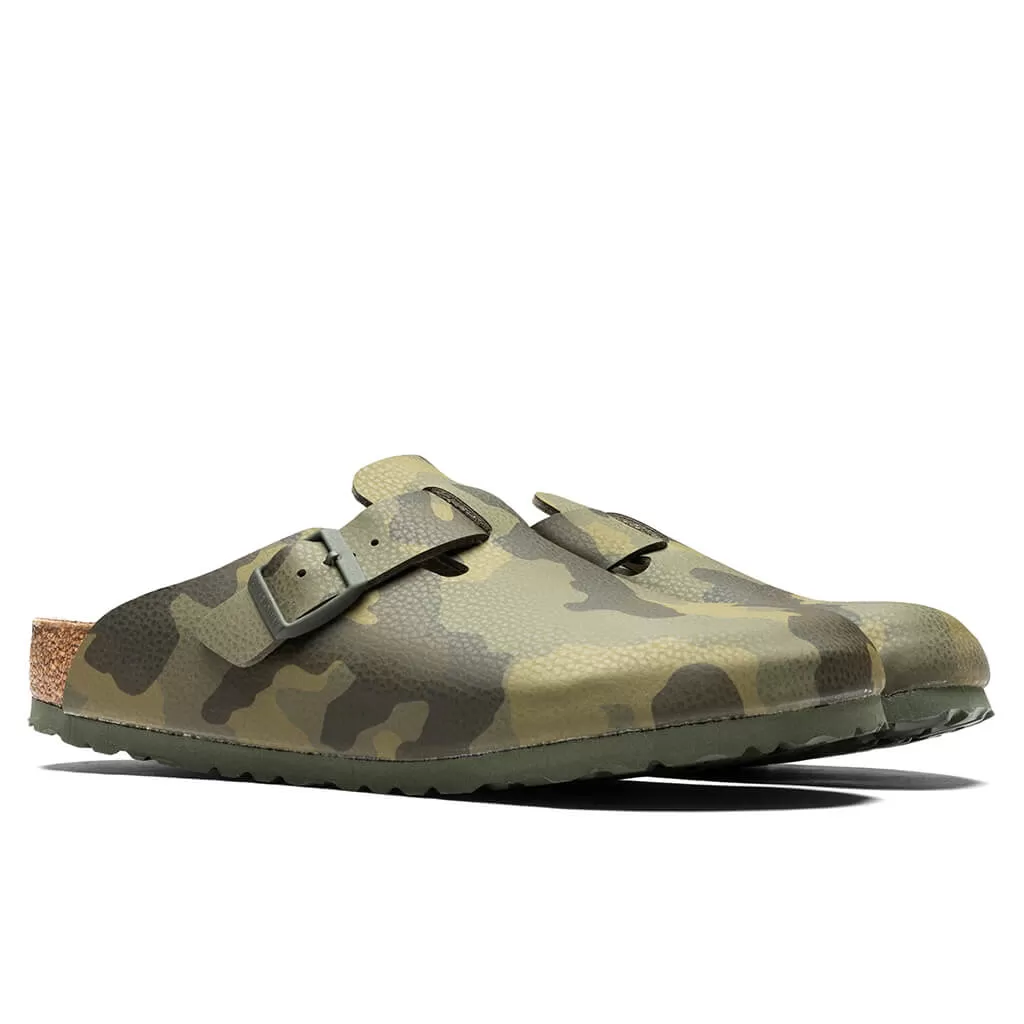 Wide Boston - Desert Soil Camo Green